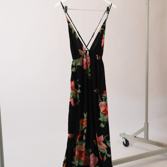 Forever 21 Dresses & Skirts - v-neck floral maxi dress with cross back